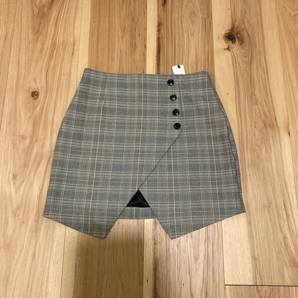 Bobbles & Lace Plaid Old Fashion Mini Skirt - Picture 2 of 5